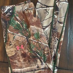 UA Women's Camo EVO Scent Control Legging, Small